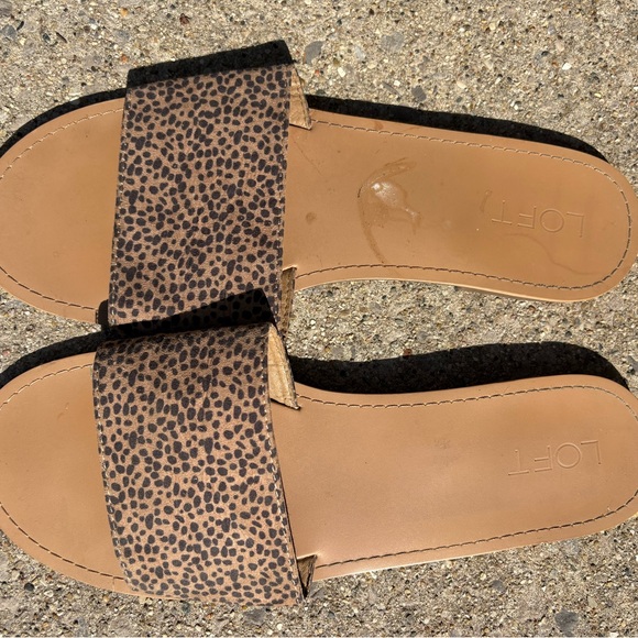LOFT Tan Leopard Print Sandals - Picture 1 of 4